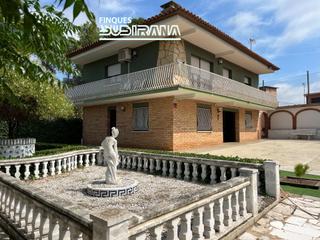 Maison à Piera. Casa a 4 vents en venda al centre de piera