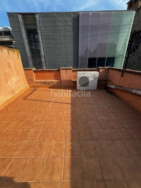 Foto 2f54a2d1-9c9b-47f7-9ea8-cbed6b28e31c. Alquiler casa  amb local comercial cafeteriarestaurant de lloguer al Centre d ajuntament en Igualada