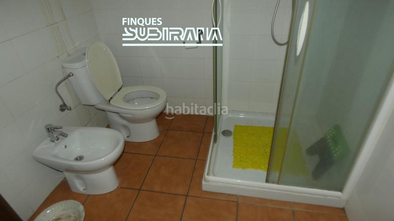 Foto cb76ce9c-28ec-48aa-8734-a29f948082b0. Alquiler casa  amb local comercial cafeteriarestaurant de lloguer al Centre d ajuntament en Igualada