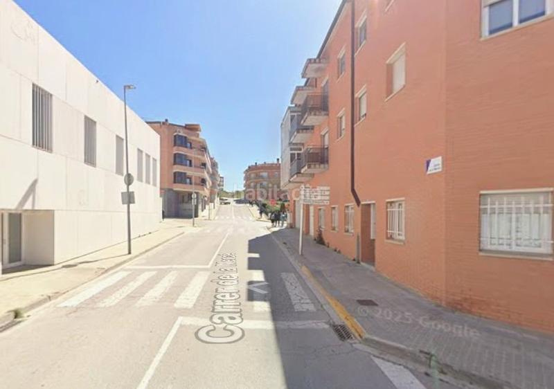 Foto c1a0eb9b-41bf-4b7d-8c02-65f7ed0480f1. Parking voiture dans Santa Margarida de Montbui
