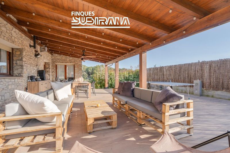Foto f96fe3d4-e1f2-4b3d-877f-7e0e6243590c. Xalet amb calefacció aparcament piscina a Sesoliveres-Pla de la Massa Igualada