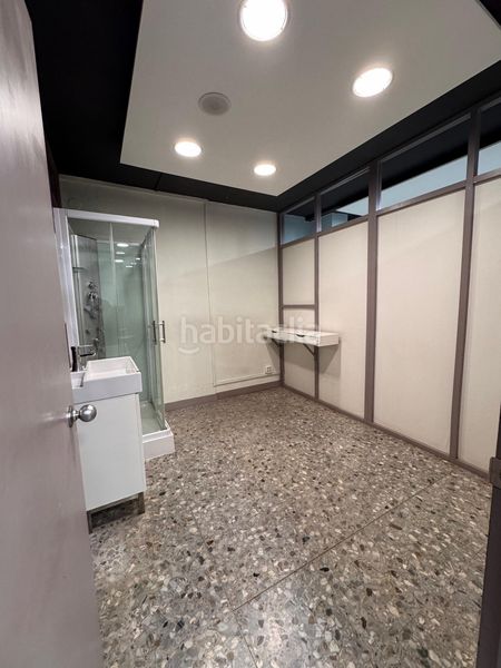 Foto f1f75834-8098-42b4-aaa1-8a11f18fd953. Local comercial a Poble Sec Igualada