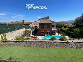 Haus in Masquefa. Fantàstica casa en venda a masquefa  ascensor  4 hab  sala poliv