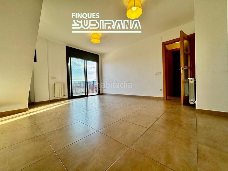 Foto 5ad26c7b-3cb3-42fe-b01e-0936a60ba146. Dúplex amb calefacció a Llevant Igualada