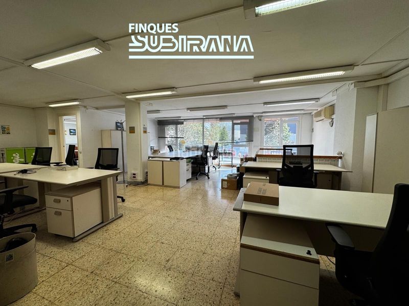 Foto 0a9927bf-6055-4aa1-9599-eb2f3b0f16dd. Local comercial a Poble Sec Igualada