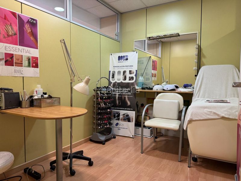 Foto 4ad1c88b-63ce-4fa6-9921-217a42a10f9b. Local comercial  a en Poble Sec Igualada