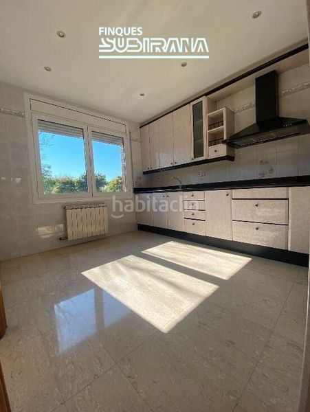 Foto 482abadb-f013-4011-899c-fea75575b587. Casa amb calefacció aparcament a Les Comes Igualada