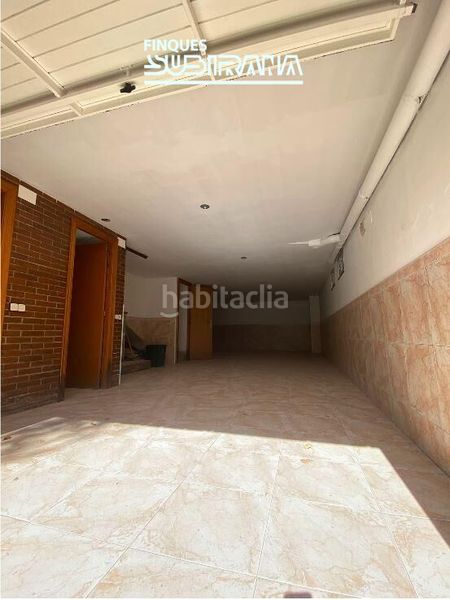 Foto f8f09682-14aa-42bf-9efb-c5b905558c45. Casa amb calefacció aparcament a Les Comes Igualada