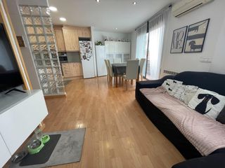 Flat in Santa Margarida de Montbui. Magnífic dúplex llest per entrar a viure amb terrassa, salómenja