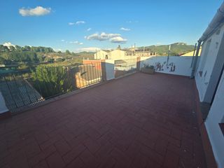 Flat in Vilanova del Camí. Gran oportunitat! pis amb box per a 2 cotxes i trasters a vilano
