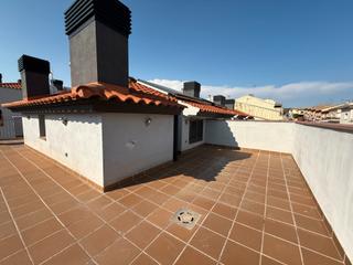 Pis  Carrer valentí vintró. Vistas de ensueño y luz natural en este espectacular dúplex en n