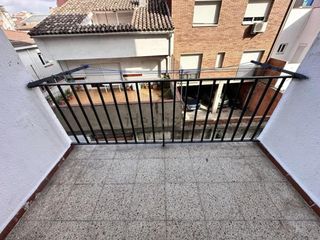 Pis  Calle de la pastora. Piso exterior y con balc�n