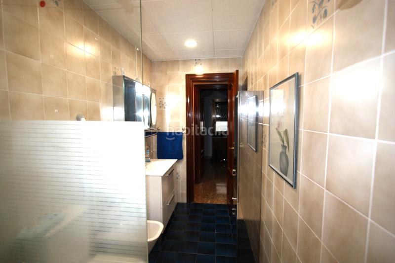 Foto 5d553c8a-2575-4000-9d31-eaa500369188. Flat with heating in Singuerlín Santa Coloma de Gramenet