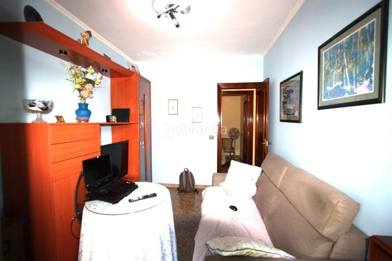 Foto 77c02000-bf79-46a4-8b8a-d6e41b8c6226. Flat with heating in Singuerlín Santa Coloma de Gramenet