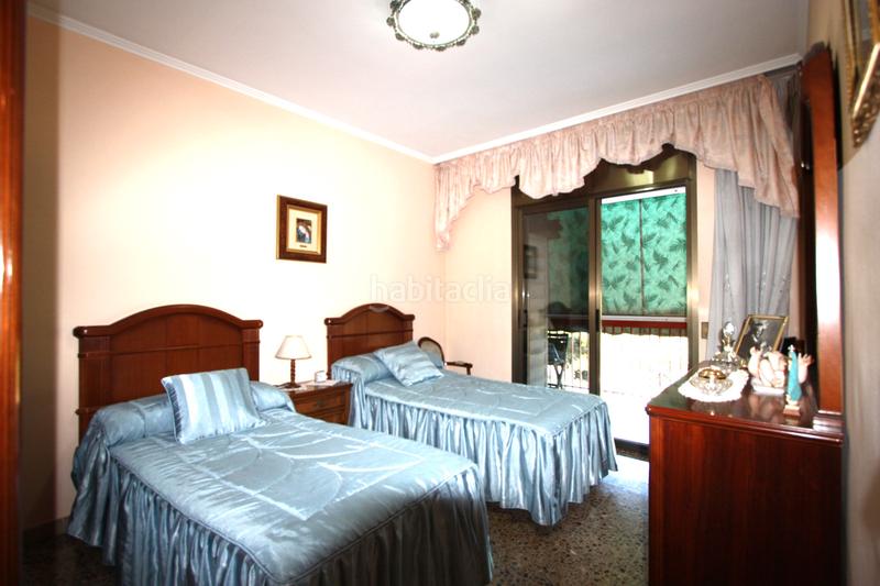 Foto d5b639c8-f2a8-47cf-b570-3892da9695e7. Flat with heating in Singuerlín Santa Coloma de Gramenet