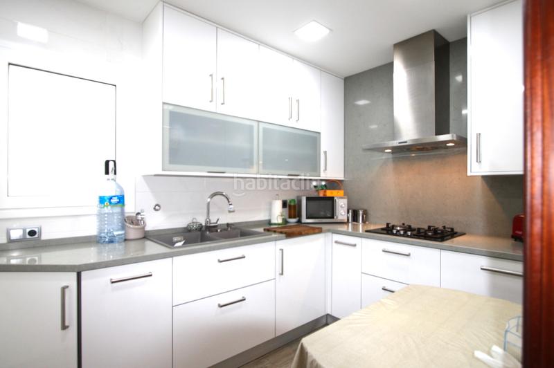 Foto e91f26ed-11e6-466f-bb93-dd1ead0d67f4. Flat with heating in Singuerlín Santa Coloma de Gramenet