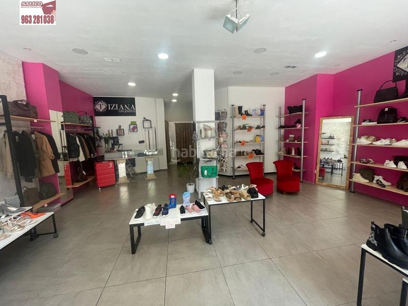 Foto eac6081f-3e67-4aa4-939d-e7cb3630de3c. Traspaso local comercial ref08486 traspaso de zapateriano se alquila el local sin el traspaso en zona plaza españa en Valencia