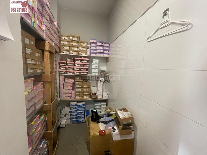 Foto eb04e069-41e2-4730-9365-030b740209b7. Traspaso local comercial ref08486 traspaso de zapateriano se alquila el local sin el traspaso en zona plaza españa en Valencia