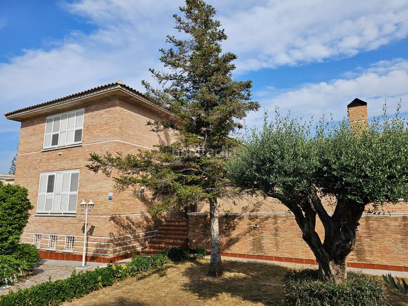 Foto 0d335cca-0f88-4ef7-b144-37c68237254f. Xalet amb piscina a Monserrat