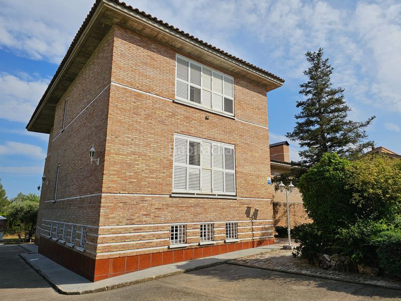 Foto 5ad69006-9e24-497a-8461-cae9d6e4e560. Xalet amb piscina a Monserrat