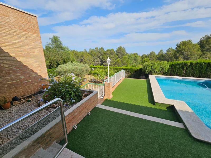 Foto 68e54ee5-35dd-4aa2-8459-cd6840739a9c. Xalet amb piscina a Monserrat