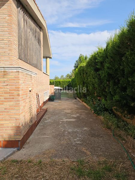 Foto a01b1771-5cb6-4a59-a408-7e0394d0261b. Xalet amb piscina a Monserrat