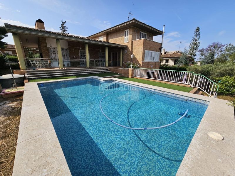 Foto ac412889-08c2-4f4e-8612-2aeae3fc24a5. Xalet amb piscina a Monserrat