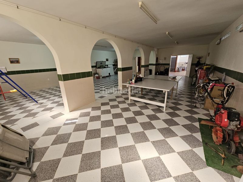 Foto b594f6a5-00d9-4782-b853-29b0e241c9a8. Xalet amb piscina a Monserrat