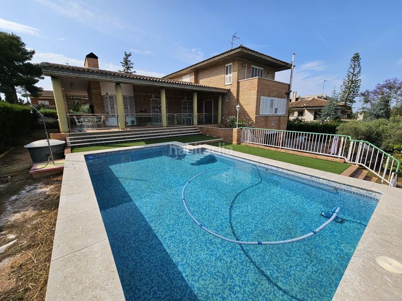 Foto e342a7ff-1949-4345-809e-db0e5778ed97. Xalet amb piscina a Monserrat