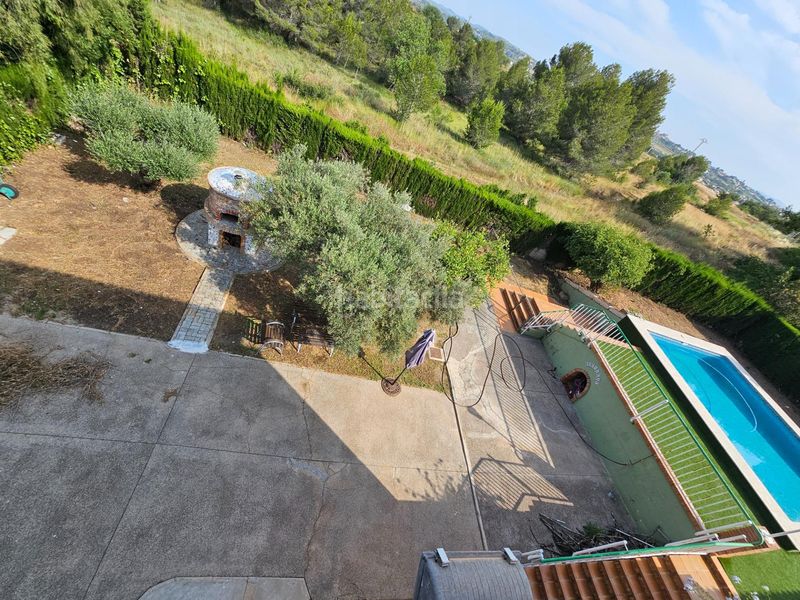 Foto facd0039-1ebd-4e4d-b420-5b1617ebbab6. Xalet amb piscina a Monserrat