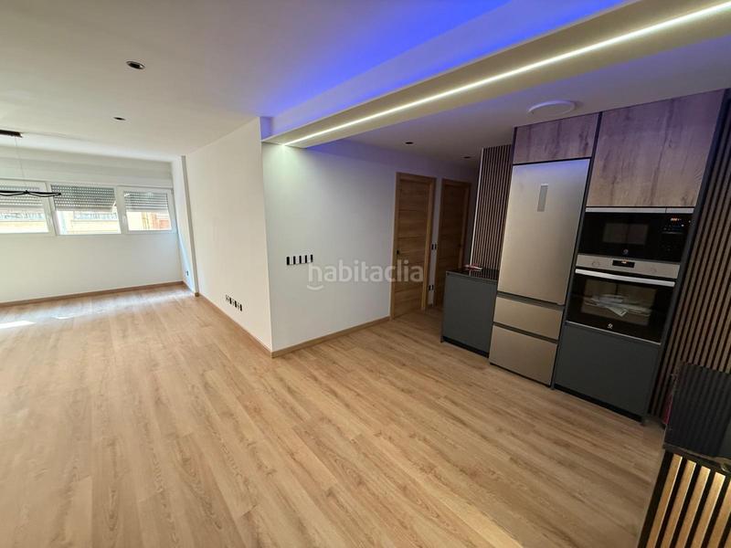 Foto b9785ea3-1b70-41e6-a558-58412c99c4c4. Piso ref. 08616 salico presenta piso exclusivo en calle herrero reforma integral, domótica y diseño en Castellón de la Plana