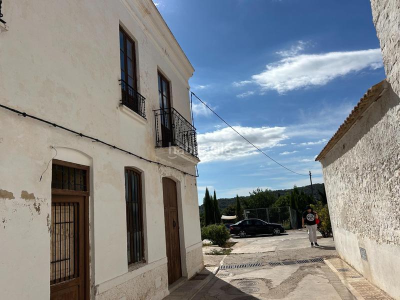 Foto 7589c67d-f69a-4e38-8ef3-0a5e277e2377. Casa amb aparcament a Petrés