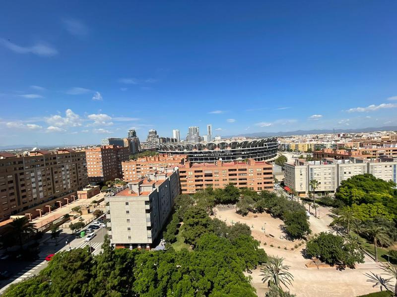 Foto 66ec53d6-1b93-488a-af9b-44370e922cf8. Rent penthouse with heating in Barrio Benicalap Valencia