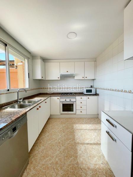 Foto ff8df093-efb2-4364-baca-ca2aea94acc9. Rent penthouse with heating in Barrio Benicalap Valencia