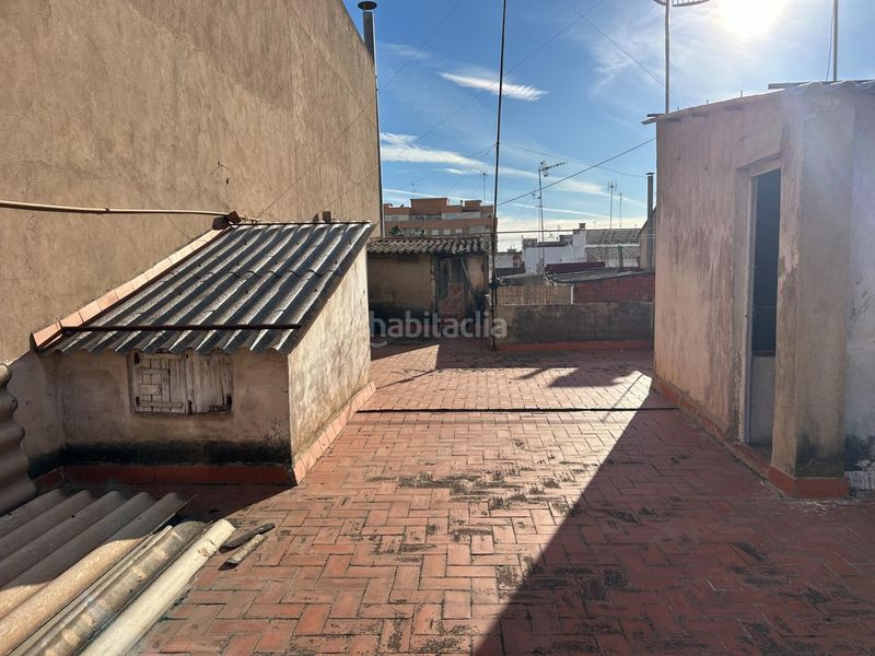 Foto fa6edb43-8bff-4674-af65-a52571aa8ef4. Edifici a Avenida de Abril-9 de Octubre Sagunt