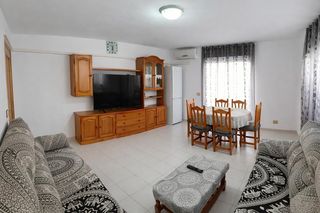 Etagenwohnung  Calle calle ferrán i de antequera. Ref 08657 salico vende  luminoso piso con terraza, ascensor y 2