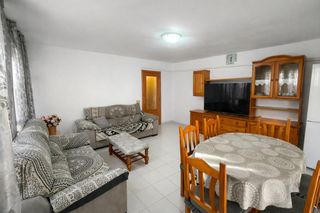 Etagenwohnung  Calle calle ferrán i de antequera. Ref 08657 salico vende  luminoso piso con terraza, ascensor y 2