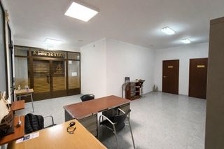 Local Comercial  Calle calle museros. Ref 08659 salico vende local comercial de 203 m2 a pie de calle