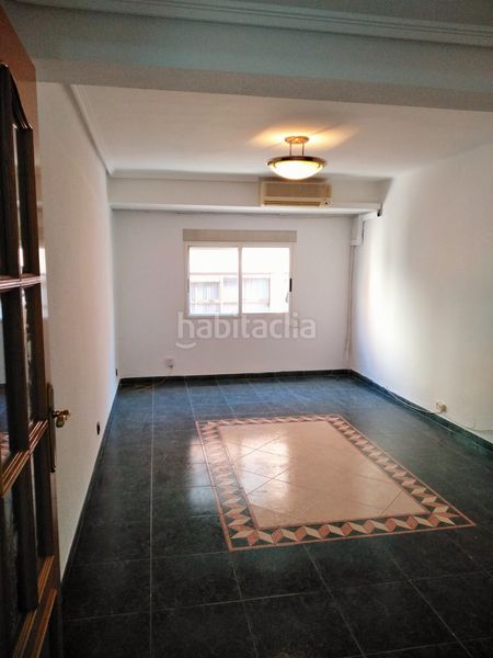 Foto b16b389e-e513-4fa1-b6ac-9c8269a2a317. Pis a Mont Olivet Valencia