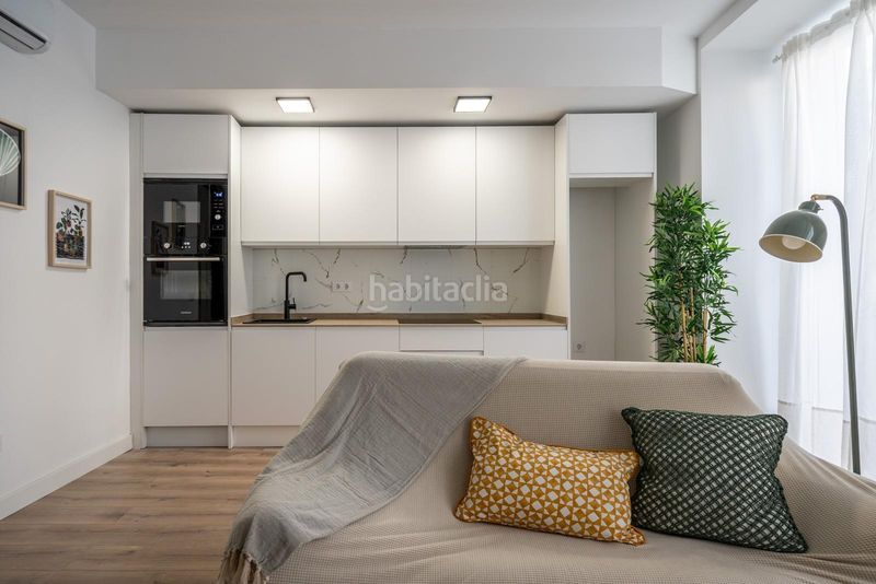 Foto 04bc1b06-aff0-40ed-bec9-377b00826bb3. Planta baixa a Vara de Quart Valencia
