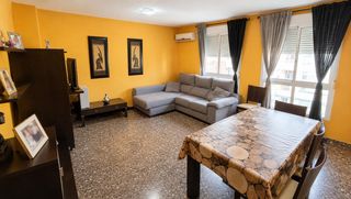 Piso  Calle vall d'uixo. Ref 08676 salico vende piso de 4 habitaciones con garaje y trast