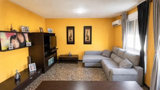Etagenwohnung  Calle vall d'uixo. Ref 08676 salico vende piso de 4 habitaciones con garaje y trast
