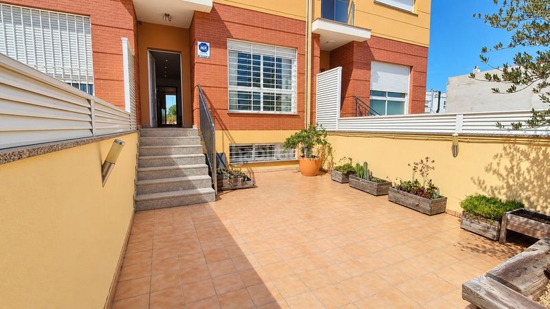 Foto f7a7e698-7cf9-4b48-a1a2-dfdf63f8383d. Casa adossada amb calefacció aparcament a Centro Almazora / Almassora
