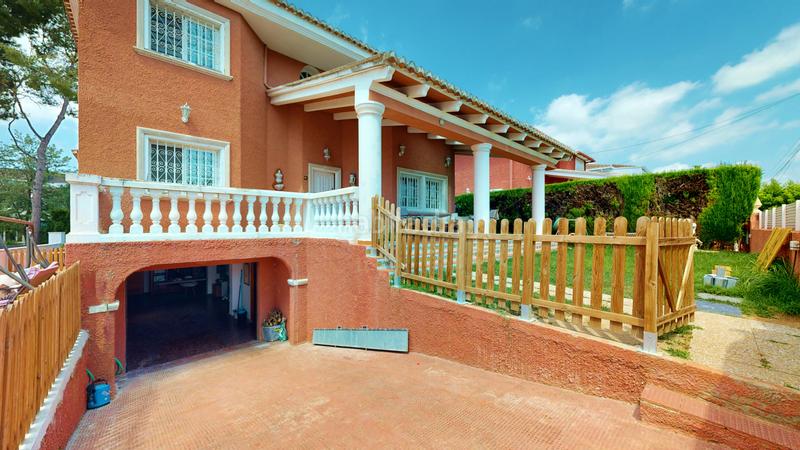 Foto 25d82431-ad89-48f2-83a9-3b78ffb6c4ce. Casa con riscaldamento parcheggio piscina in La Cañada Paterna