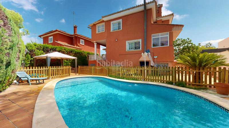 Foto bcd0ed80-9a4a-4653-b620-547f0d7a36ae. Casa con riscaldamento parcheggio piscina in La Cañada Paterna