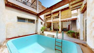 Maison  Torrent - cl santa teresa. Casa de pueblo esquinera con piscina, gran patio y garaje en el