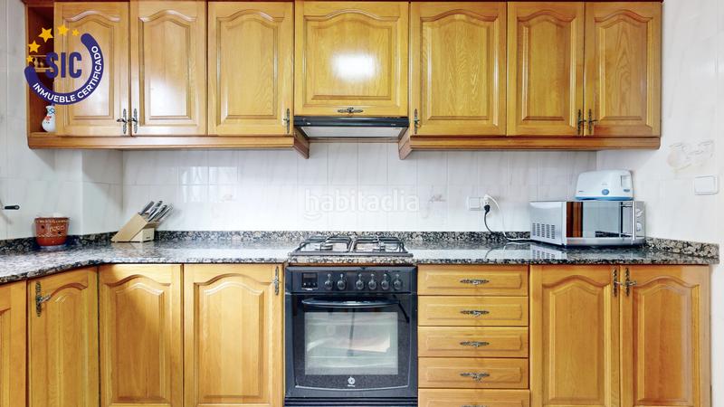 Foto 46b00a19-9f5c-44d5-b988-0e35dd590f91. Casa con riscaldamento parcheggio in Zona la Ermita Torrent