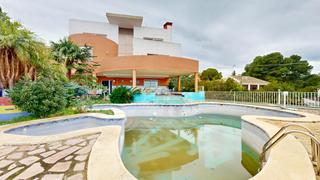 House  Chiva - cl puerto d los leones-sto d. Chalet independiente de alto standing en la mejor zona de calica