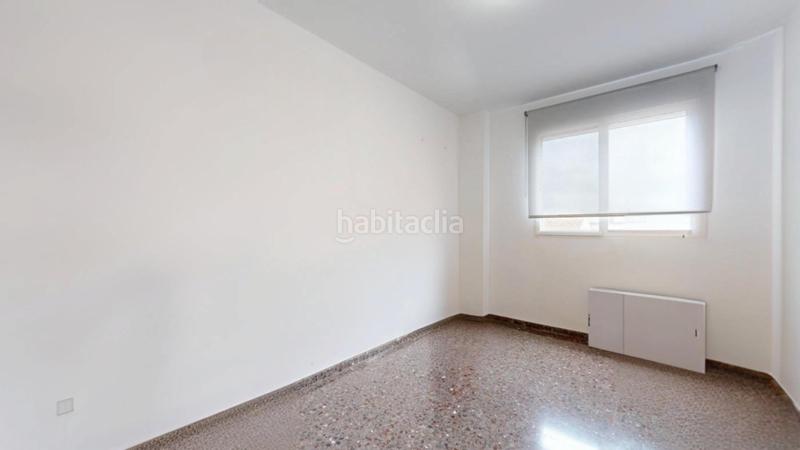 Foto ba94c91b-1789-4767-a098-37ab1dbf6ac2. Pis amb calefacció aparcament a Montroy