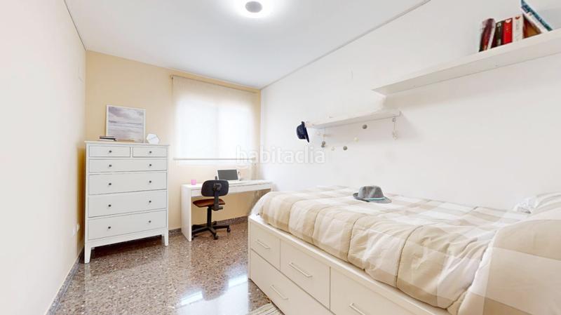 Foto fbcb4928-ef62-443d-a01b-55f63911d75f. Pis amb calefacció aparcament a Montroy